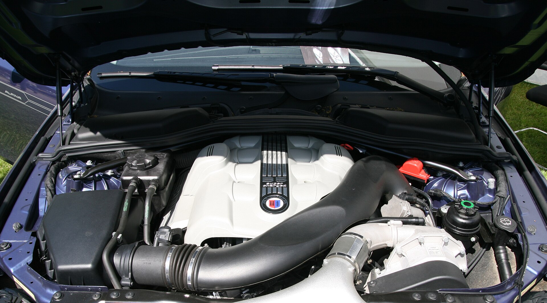 Motorraum eines Fahrzeugs